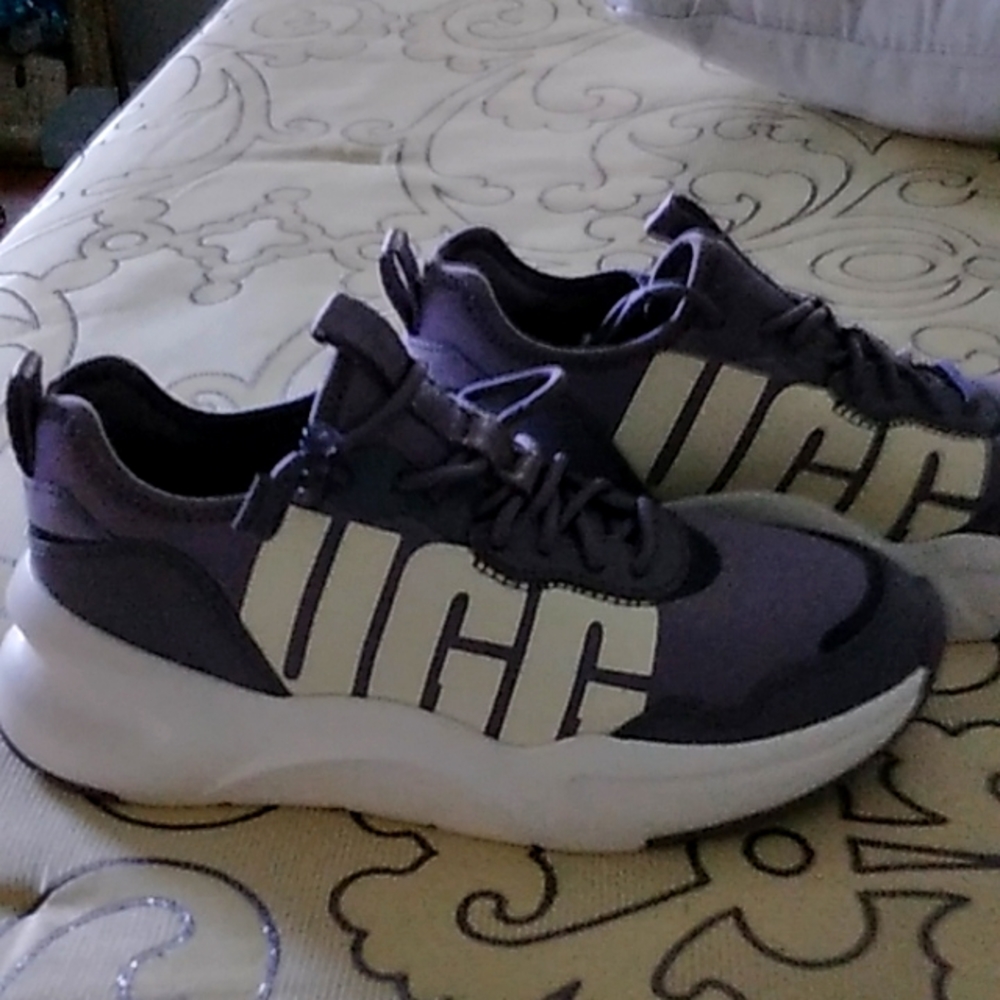 UGGs women sneakers